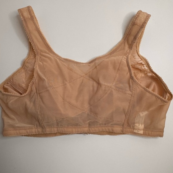Exquisite Form Beige Lace Front Closure Wire-Free Bra 38D - Picture 3 of 6